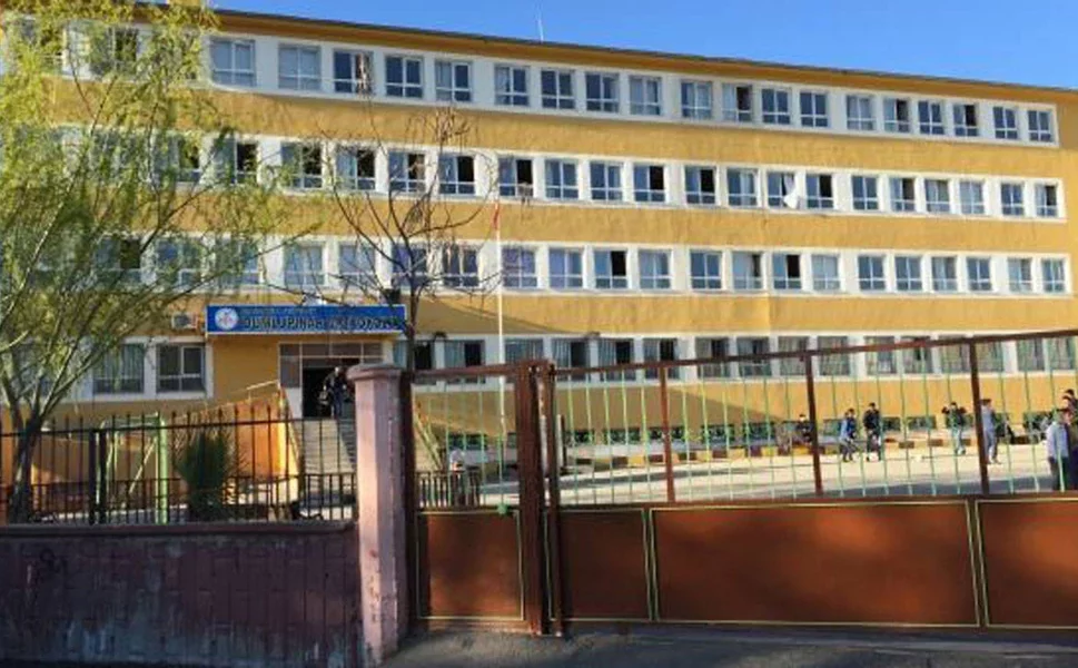 Siverek’te okulda bıçaklı saldırı girişimi: Polis son anda engelledi