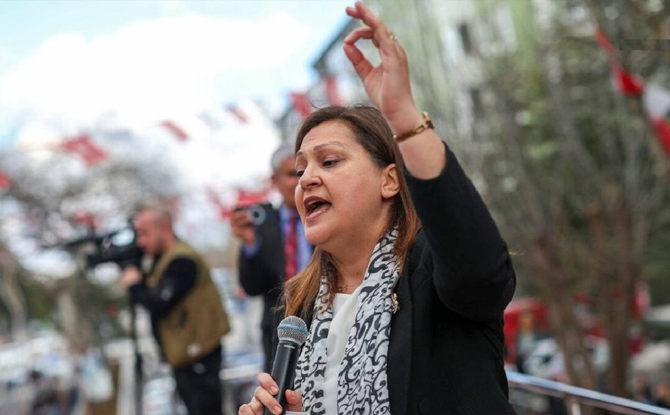 CHP'li Afyonkarahisar Belediye Başkanı Burcu Köksal'ın AKP'ye geçeceği iddia edildi