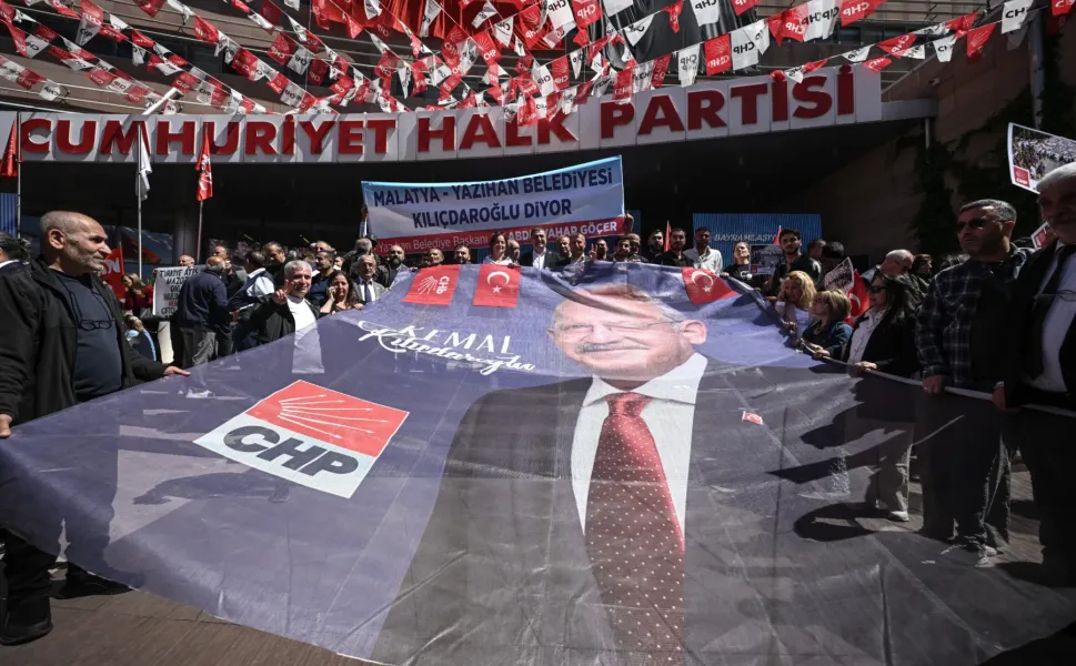 CHP'de bayramlaşma iki ayrı adreste: Kılıçdaroğlu ve Özel aynı saatte program düzenleyecek