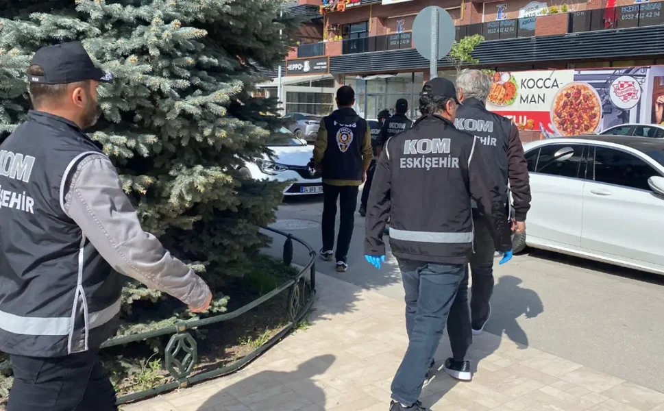CHP’li Tepebaşı Belediyesi’ne “yolsuzluk” operasyonu