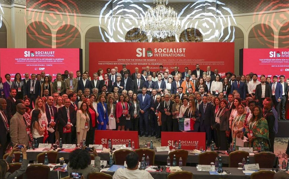 Sosyalist Enternasyonal’den CHP açıklaması: “Özgür Özel liderliğini tanıyoruz”
