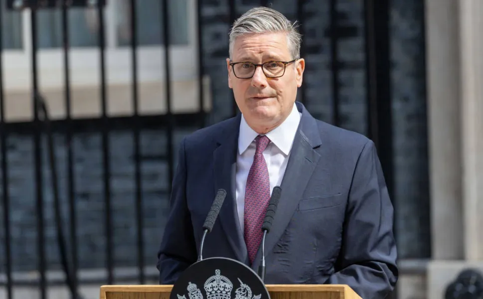 İngiltere Başbakanı Keir Starmer istifa etti