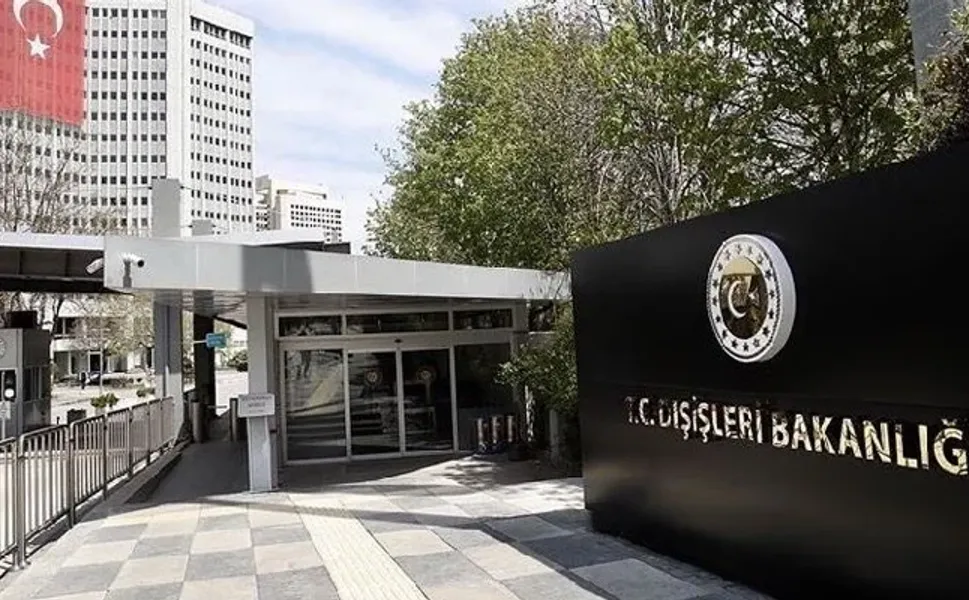 İçişleri Bakanlığı'ndan iki belediye başkanına görevden uzaklaştırma kararı