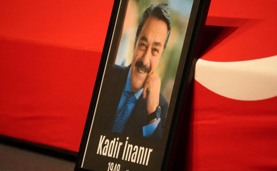 Bakırhan'dan Kadir İnanır mesajı: "Barışa olan inancını yaşamıyla gösterdi"