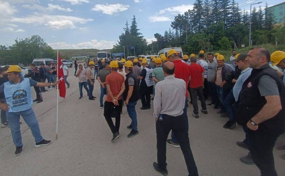 Madenciler yeniden eylemde: Ankara'ya yürüyen işçilerin yolu kesildi