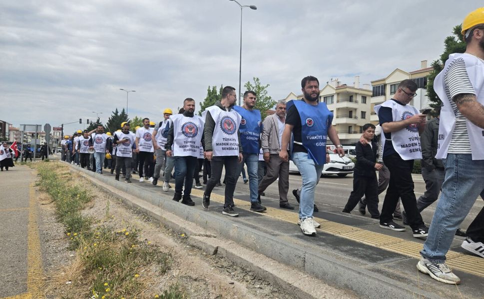Maden-İş üyeleri alacaklarını istiyor: Ankara’ya yürüyen işçilere polis barikatı