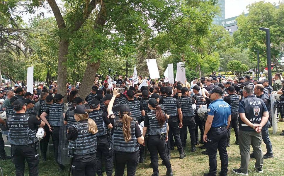 Eylemde gözaltına alınan 41 öğretmen serbest bırakıldı