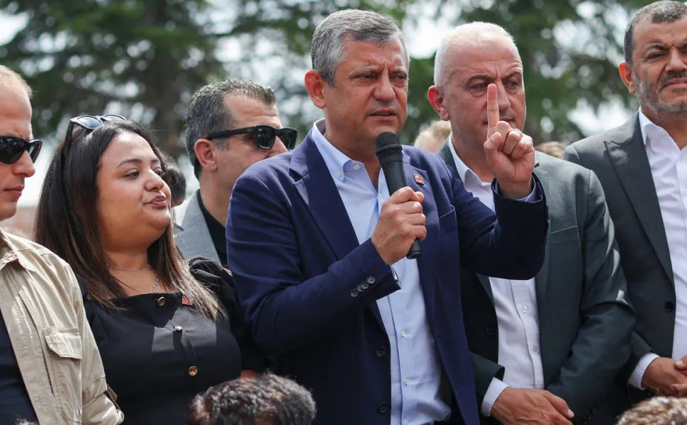 Özgür Özel: CHP'yi ele geçirerek iktidar yürüyüşümüzü durdurmak istiyorlar