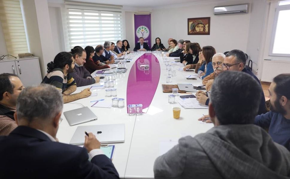 DEM Parti MYK’si ‘çerçeve yasa’ gündemiyle toplandı