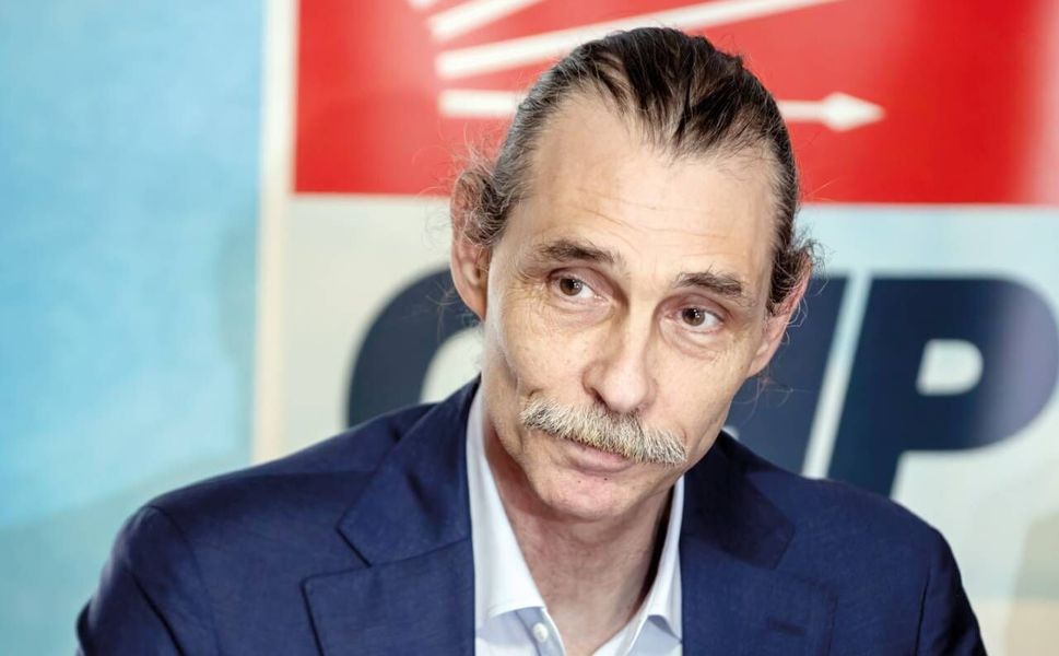Etimesgut Belediyesine operasyon: Belediye Başkanı Erdal Beşikçioğlu gözaltına alındı