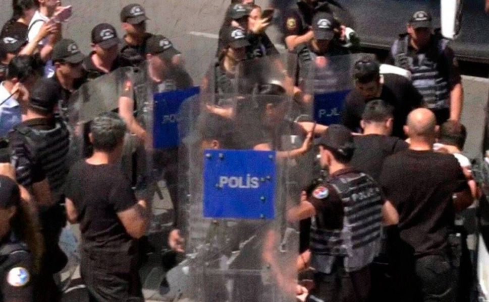 Ankara'da NATO karşıtı eyleme sert müdahale