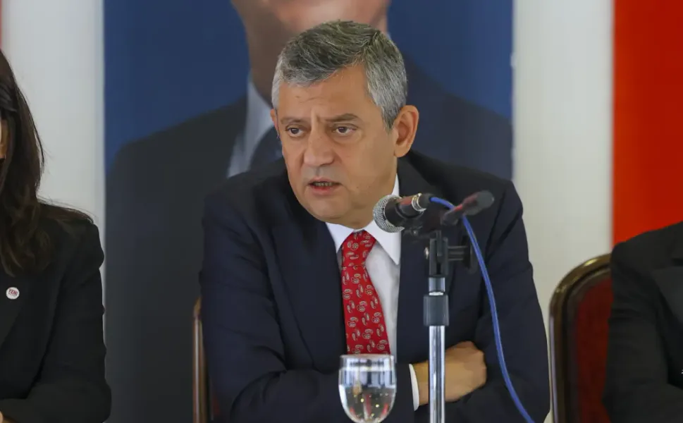 Özgür Özel'den "Yeni Parti" açıklaması: "Bizi bu sürece millet itti"
