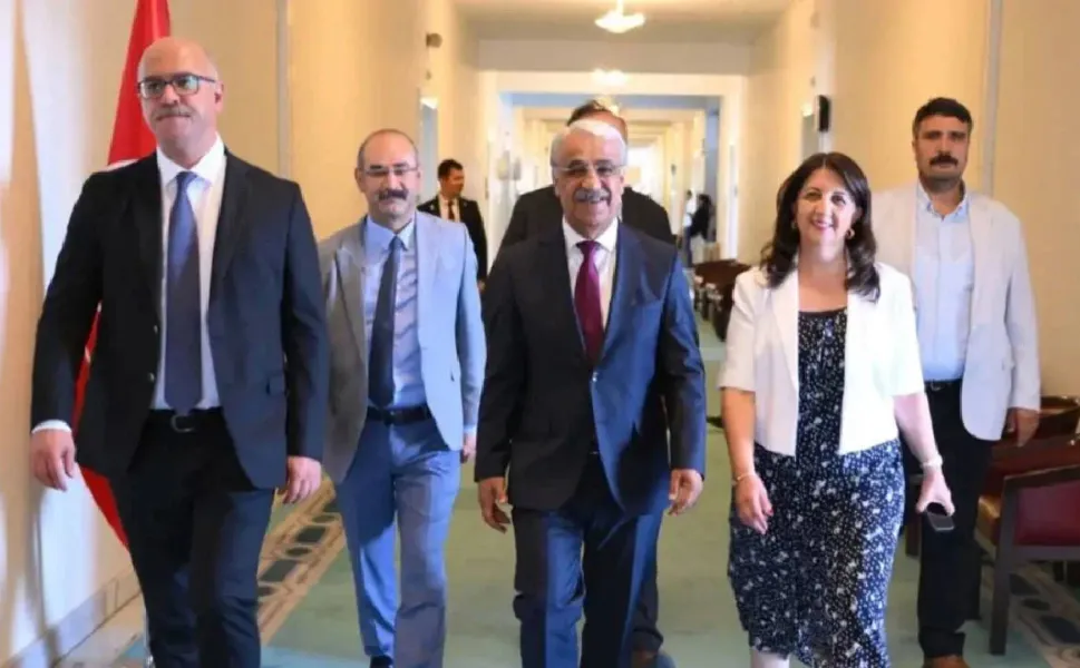 DEM Parti heyeti İmralı'ya hareket etti