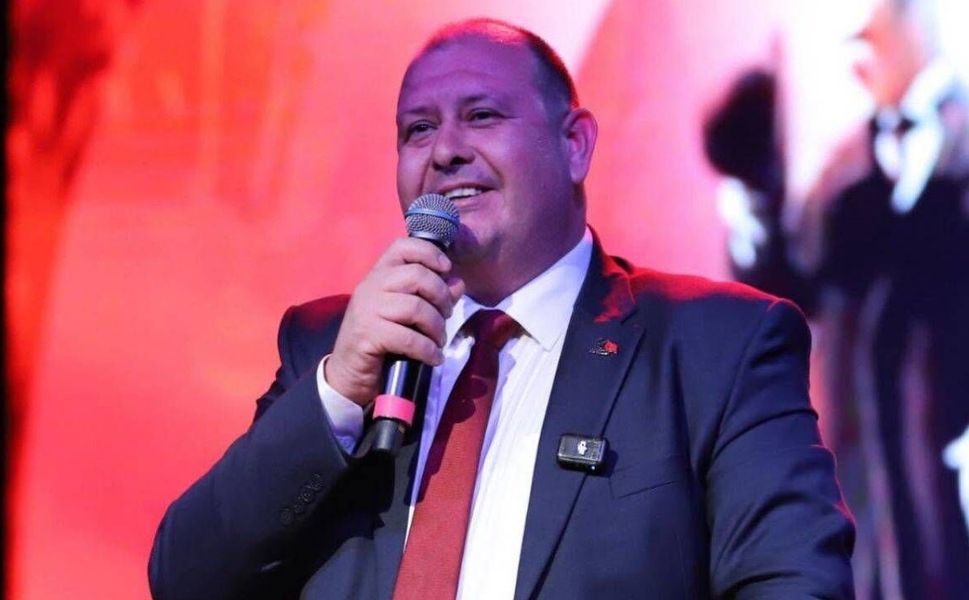 Menderes Belediye Başkanı İlkay Çiçek, CHP'den istifa etti