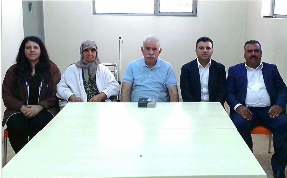 Abdullah Öcalan’ın ailesi ile çektirdiği fotoğraf paylaşıldı