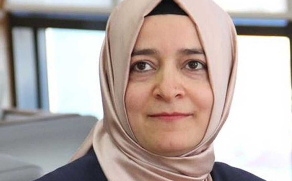 Zeynel Emre’den Fatma Betül Sayan Kaya ve eşine borsa işlemleri iddiası