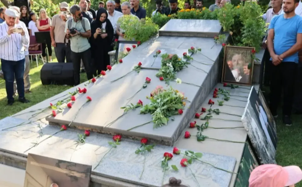 Musa Anter mezarı başında anıldı: “Bir tohum ekti, şimdi bu tohum büyüyor”