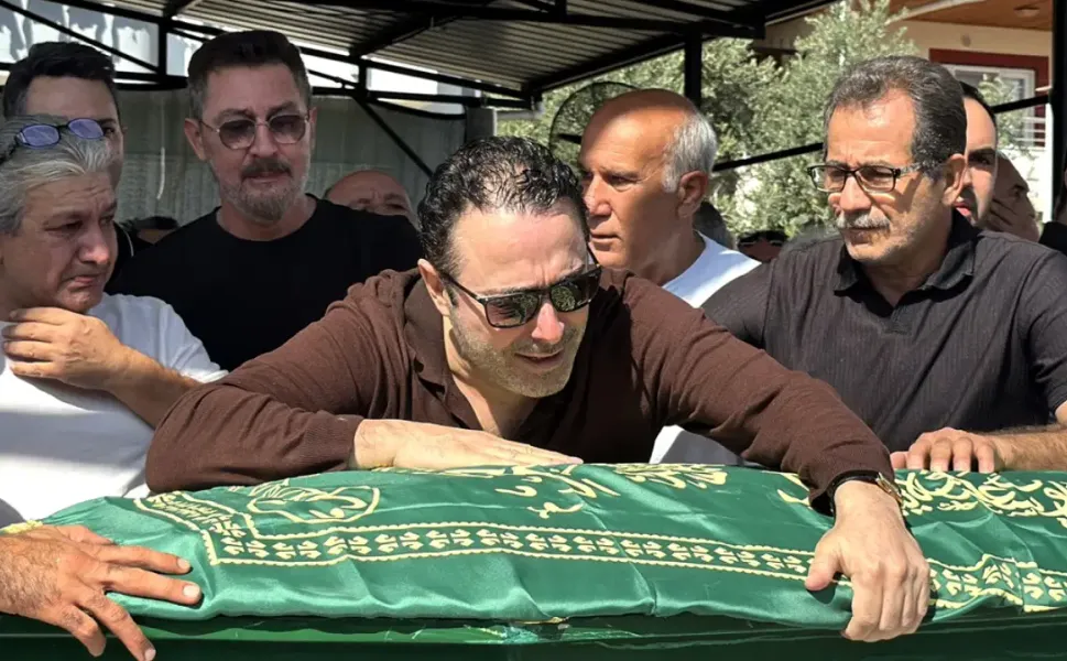 Atilla Taş'ın 34 yaşındaki kızı Sezen Taş Mersin'de toprağa verildi: 14. kattan düşerek yaşamını yitirmişti