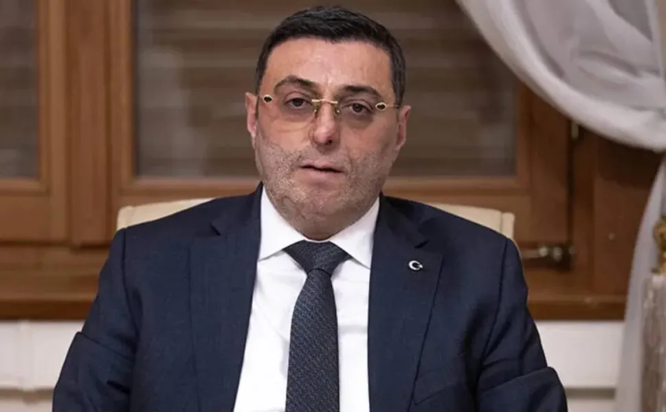 AKP’li Serkan Bayram’dan fon soruşturmasına tepki: “Bir sürü insanın hakkını elinden aldık, Fatma Betül yesin diye mi?”