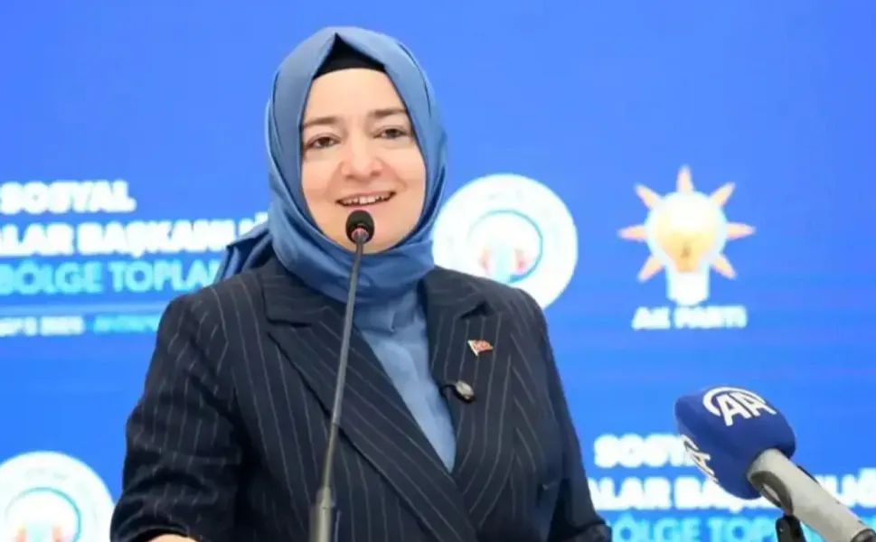 Fatma Betül Sayan Kaya hakkında yeni iddia: 'Bakanlığı döneminde 60’a yakın özel kalem değiştirdi'