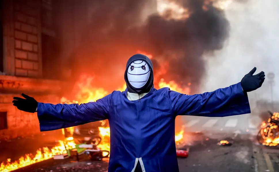 Fransa’da protesto alarmı: 70 bin polis ve jandarma görevlendirilecek
