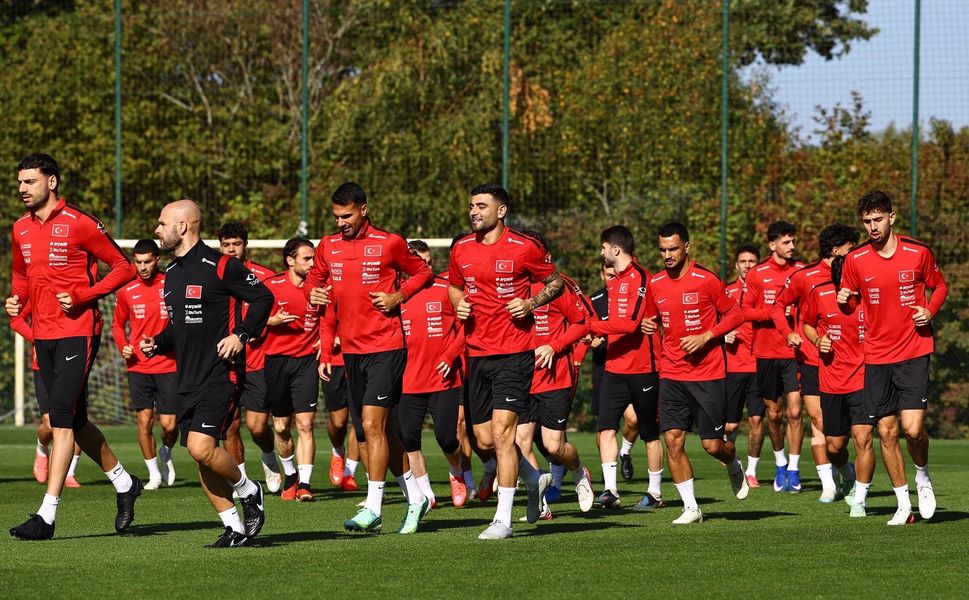 Elini Taşın Altına Koyanlar Kazdı Türk Futbolunun Mezarını