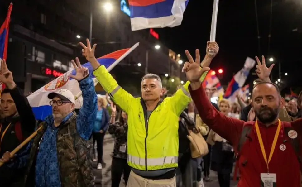 Sırbistan’da kritik seçim: Vučić’e karşı öğrenci hareketi sandıkta
