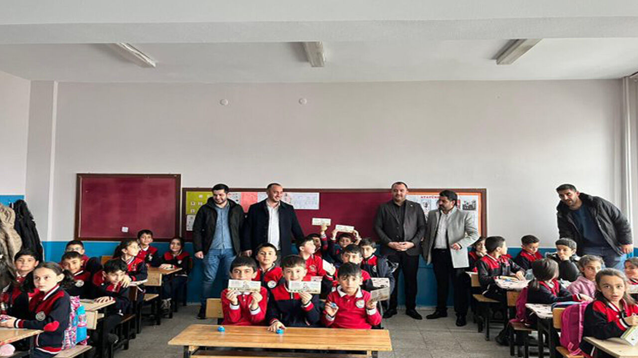 Ülkü Ocakları okulda ders verdi, Eğitim-Sen tepki gösterdi