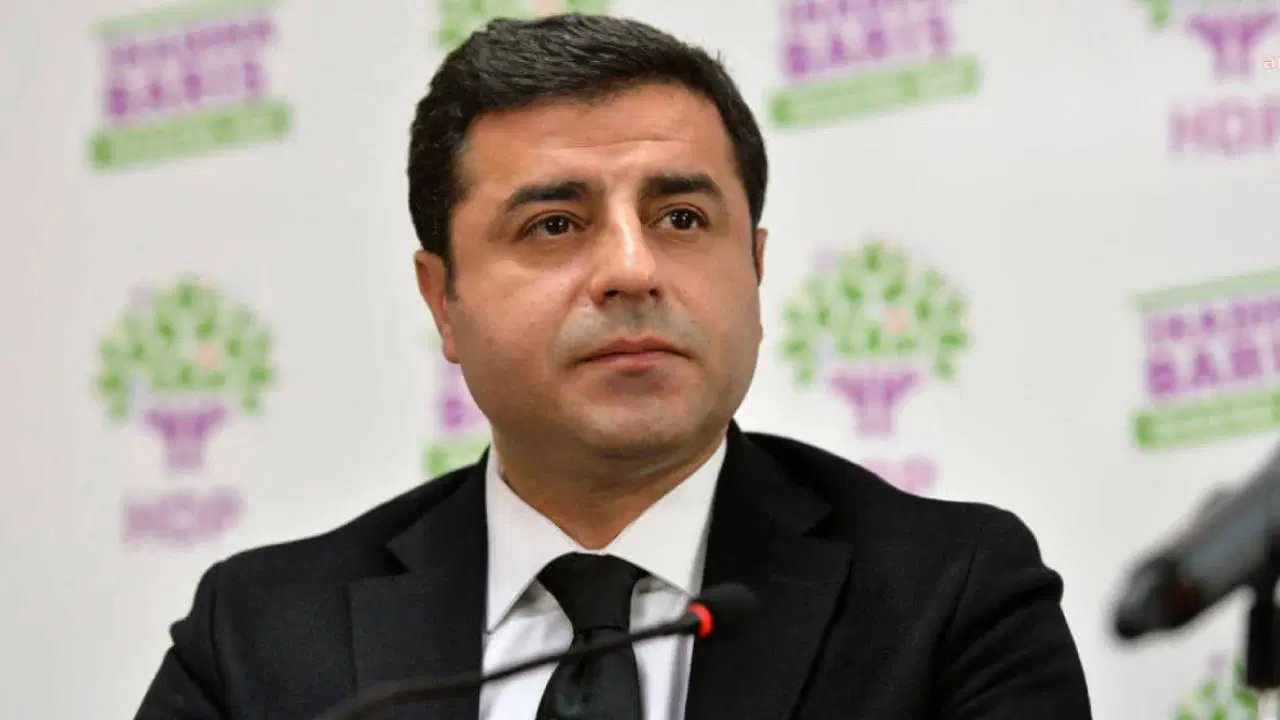 Demirtaş'tan komedyen Deniz Göktaş’a mektup: 'Koltuğuma göz dikmeni takdirle karşıladım'