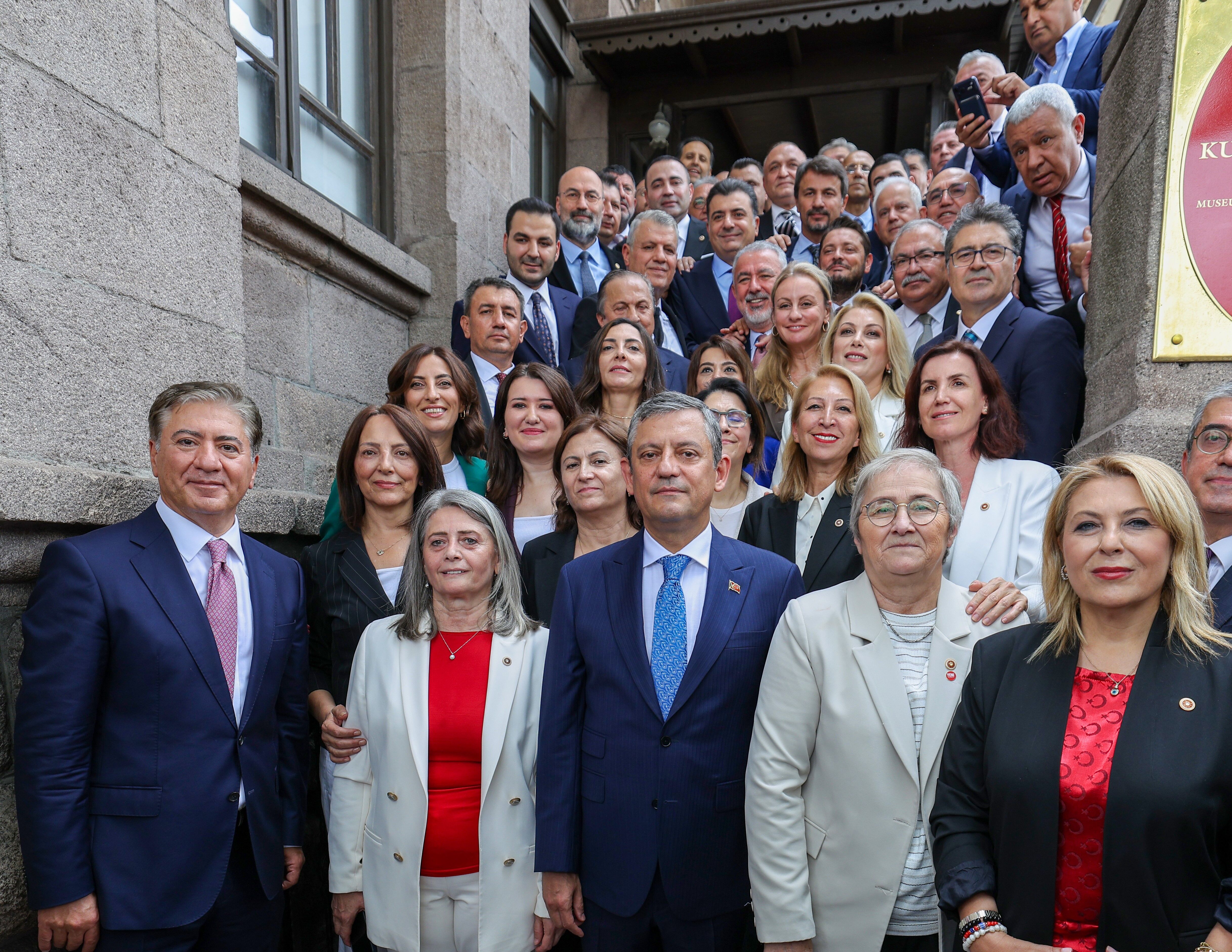 YENİ Parti ilk yönetimini oluşturdu: PM, YDK ve grup başkanvekilleri açıklandı