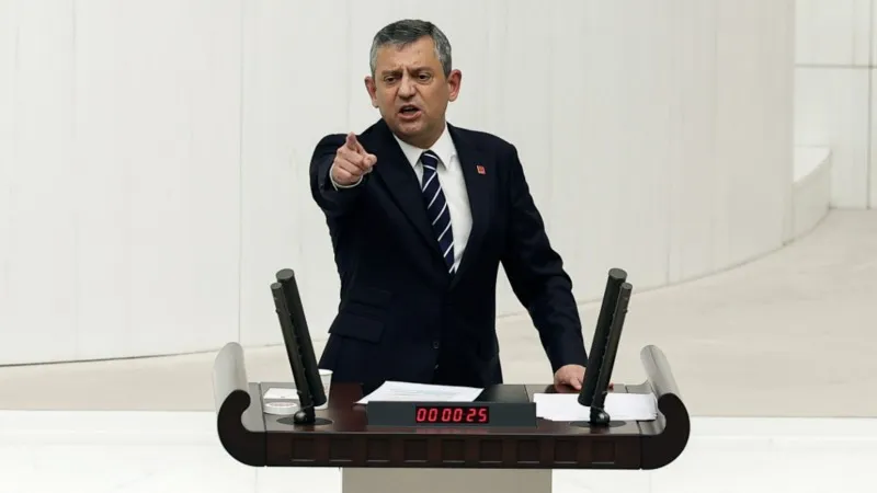 Özgür Özel'den "fon krizi" açıklaması: Yakında bazı isimlere soracağım; hazırlansınlar