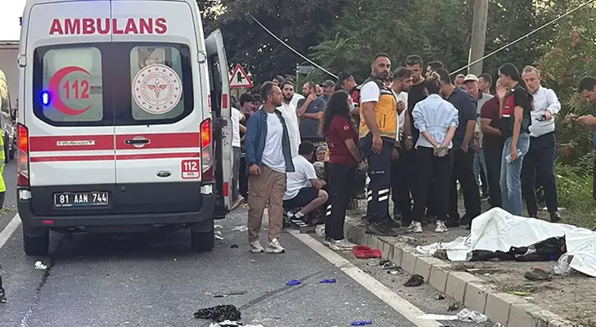 Fındık işçilerini taşıyan “pat pat” tırın altında kaldı: 4 ölü, 9 yaralı
